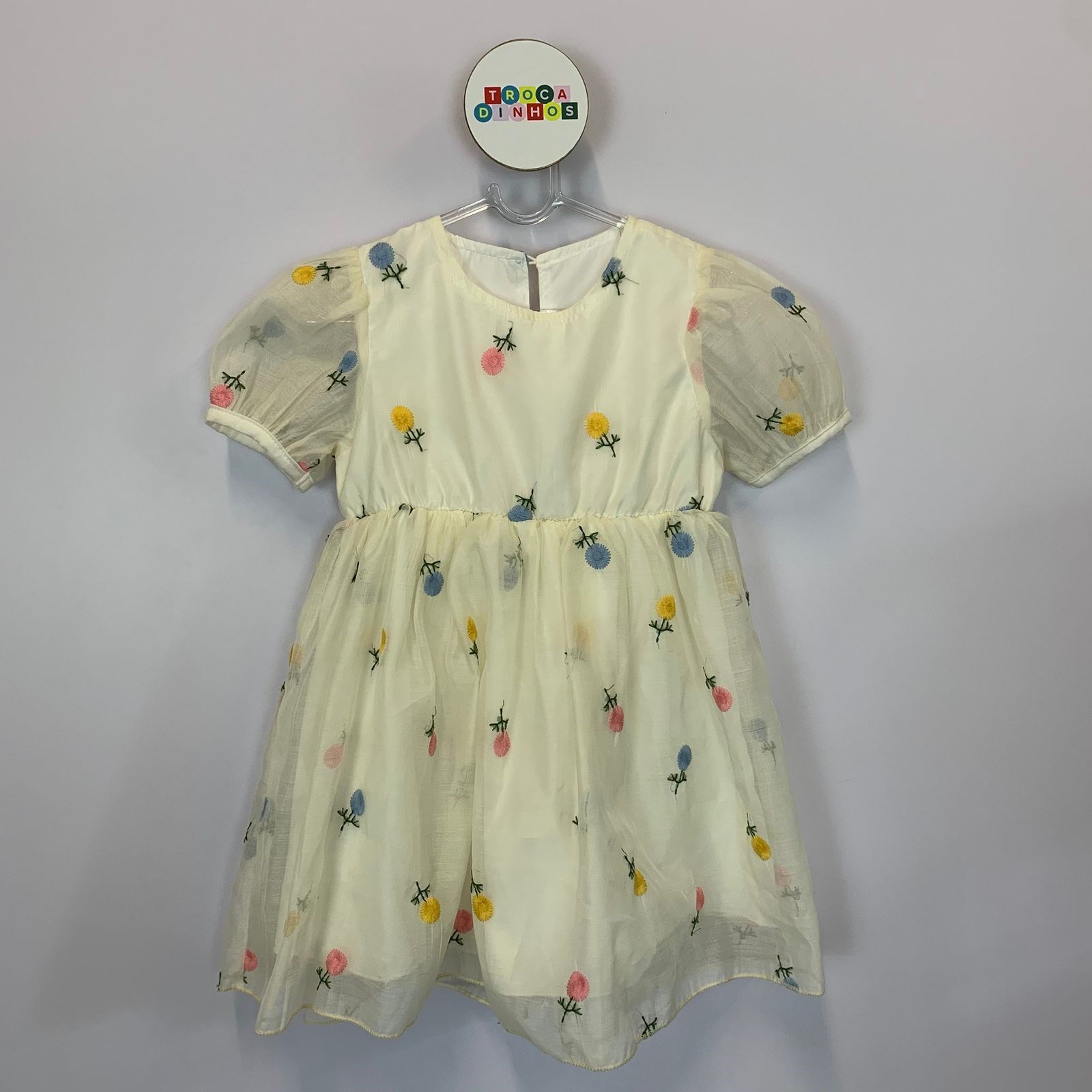 vestido bordado flores