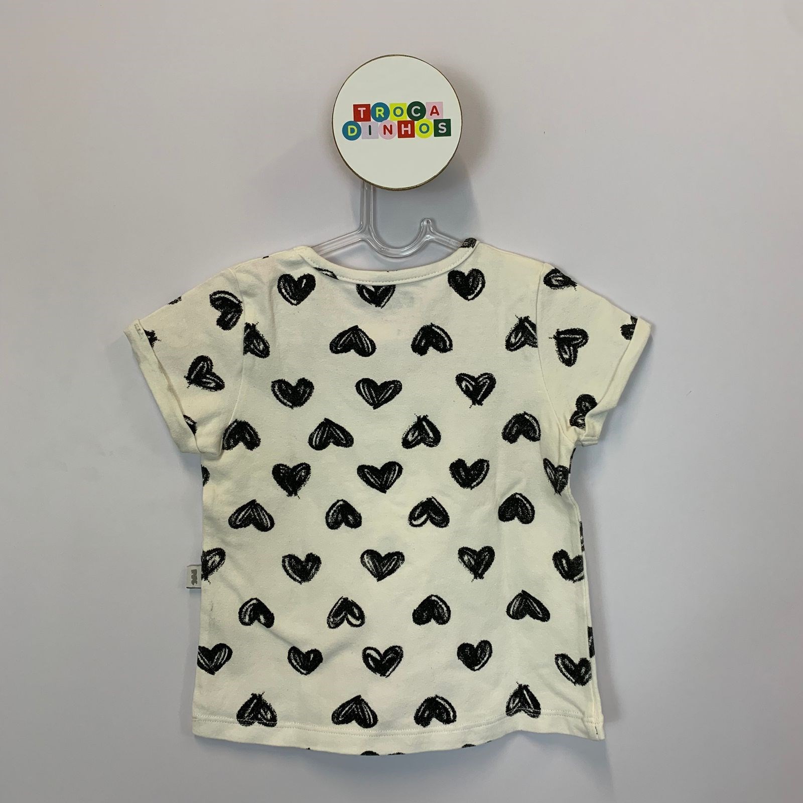 camiseta feminina de coração PUC