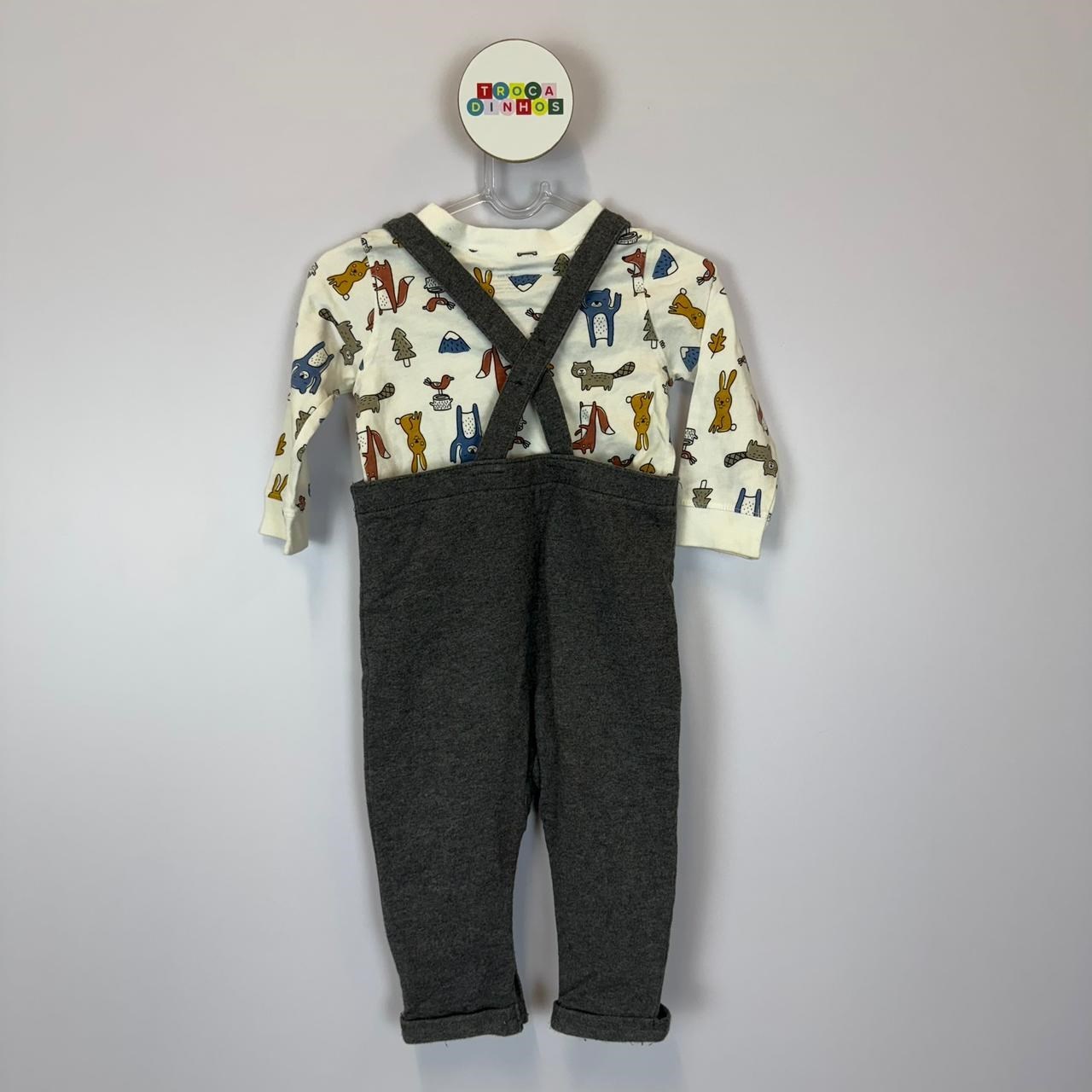 Jardineira cinza + camiseta manga longa Carter's