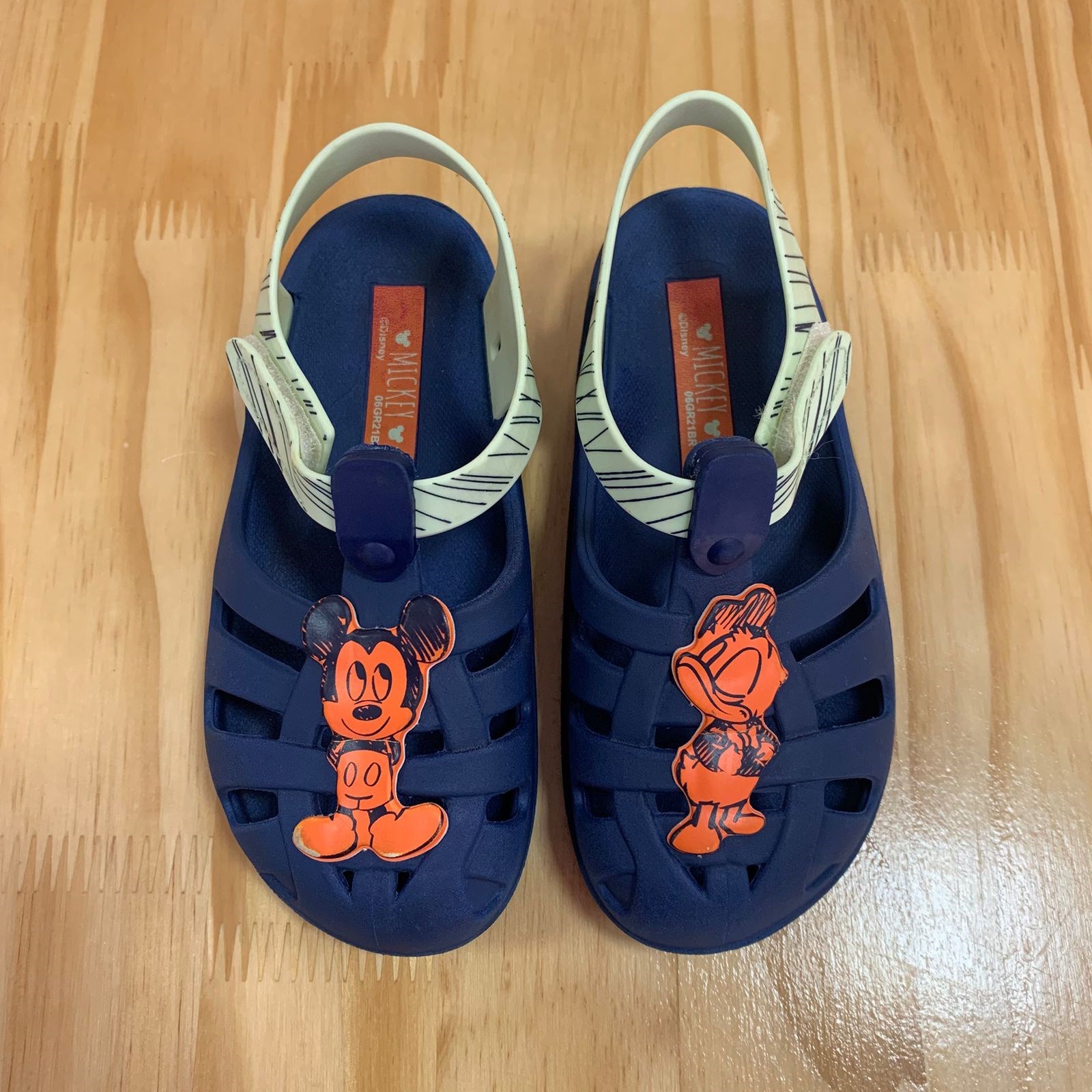 Sandália Grendene Mickey