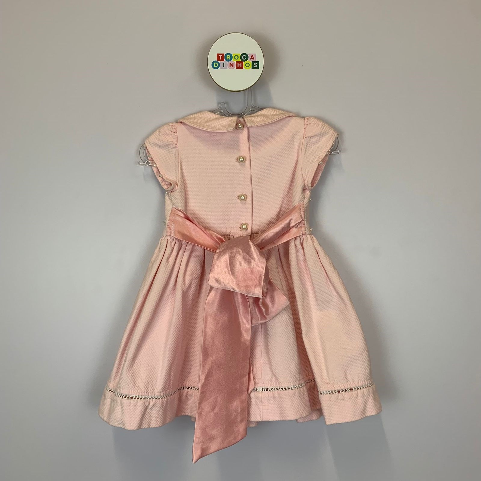 Vestido romântico rosa com pérolas