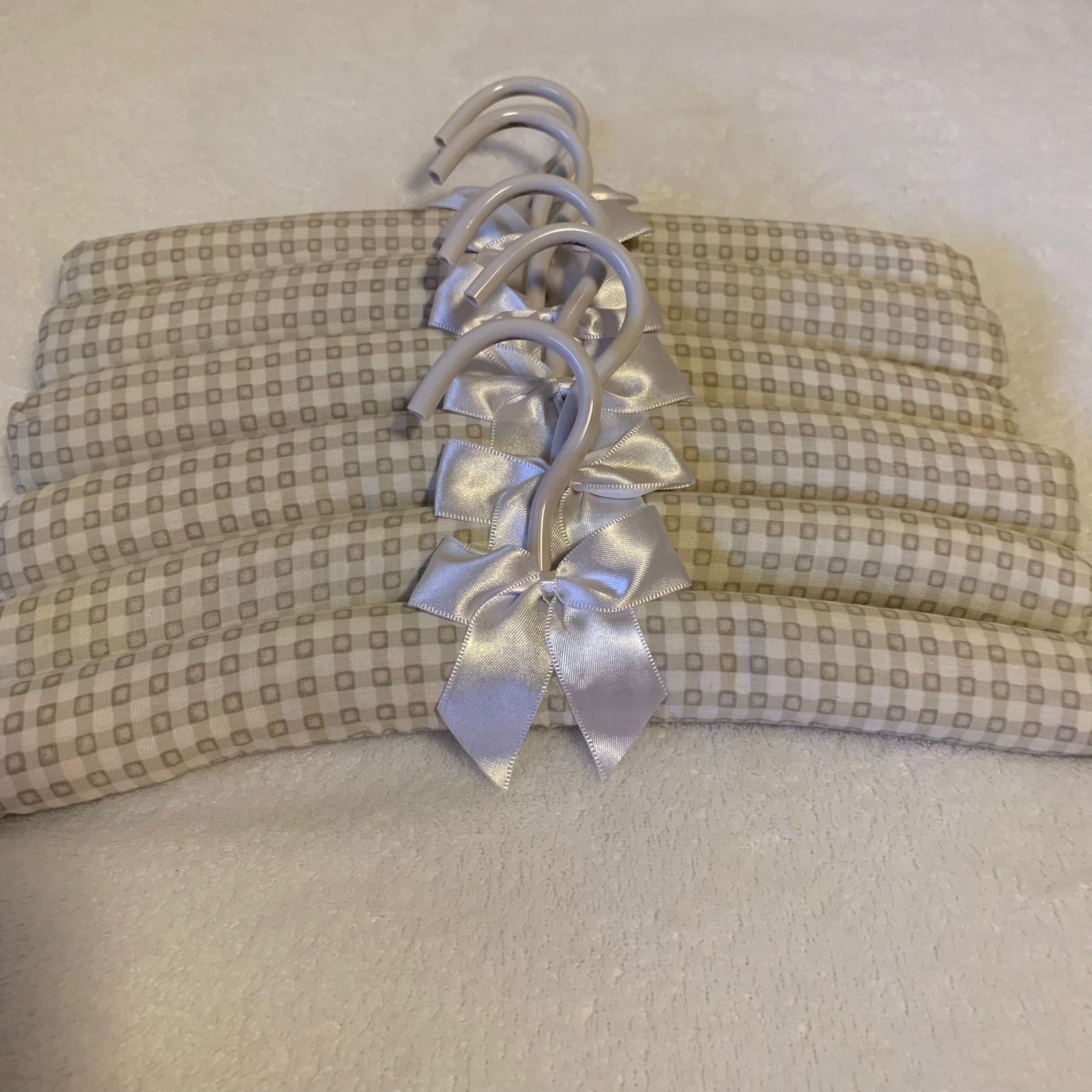 Conjunto de cabides neutro