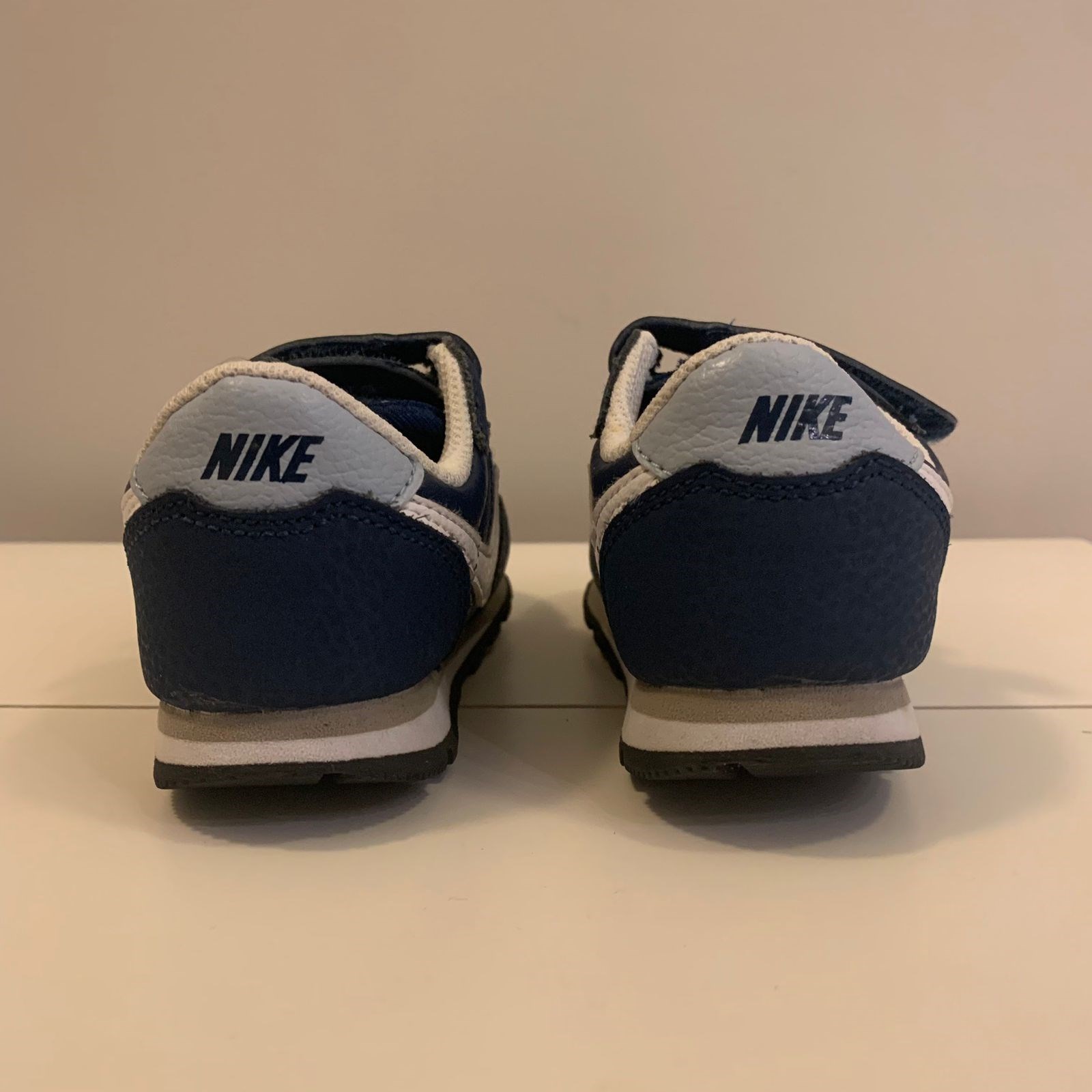 Tênis Nike azul marinho