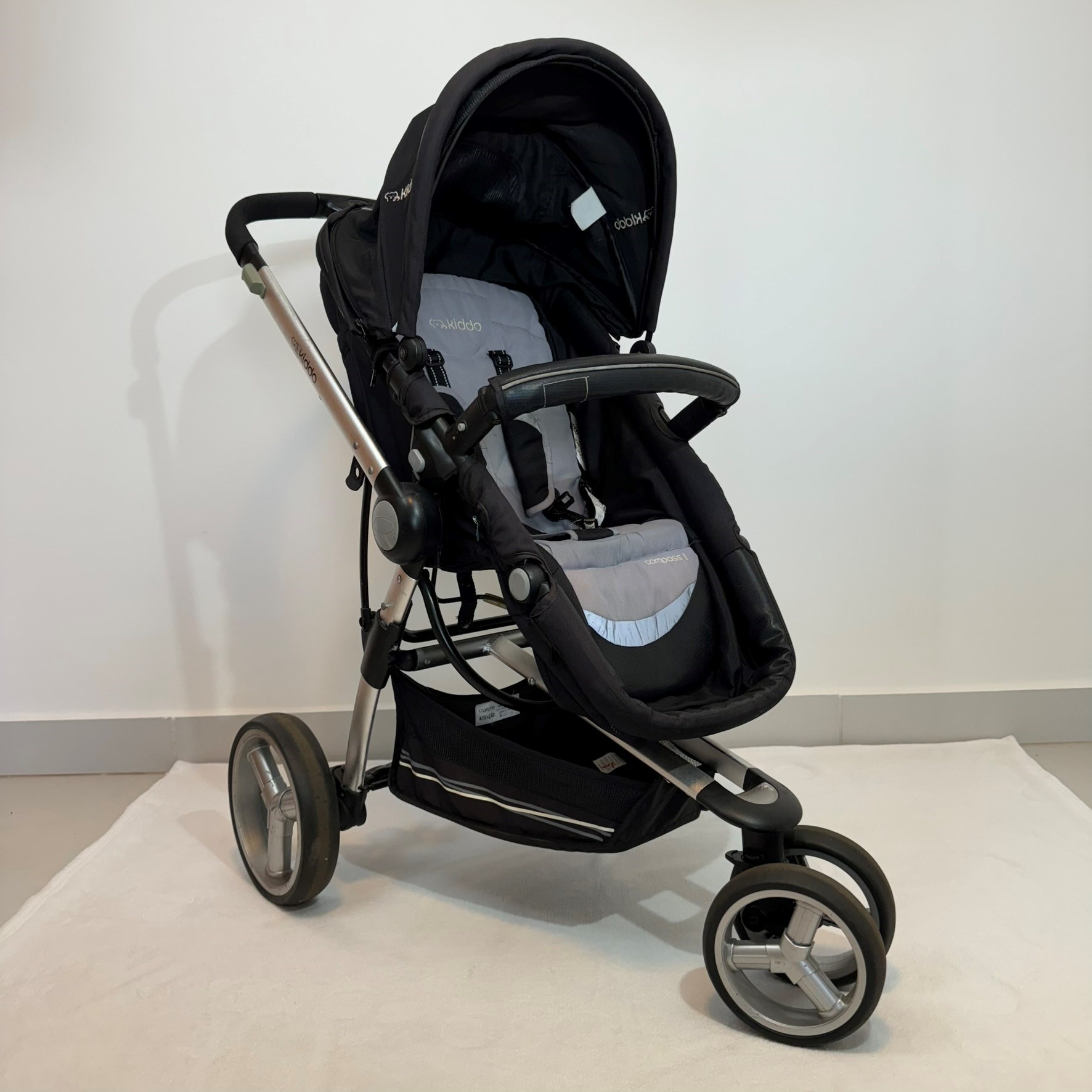 Carrinho de passeio Compass II - marca: Kiddo