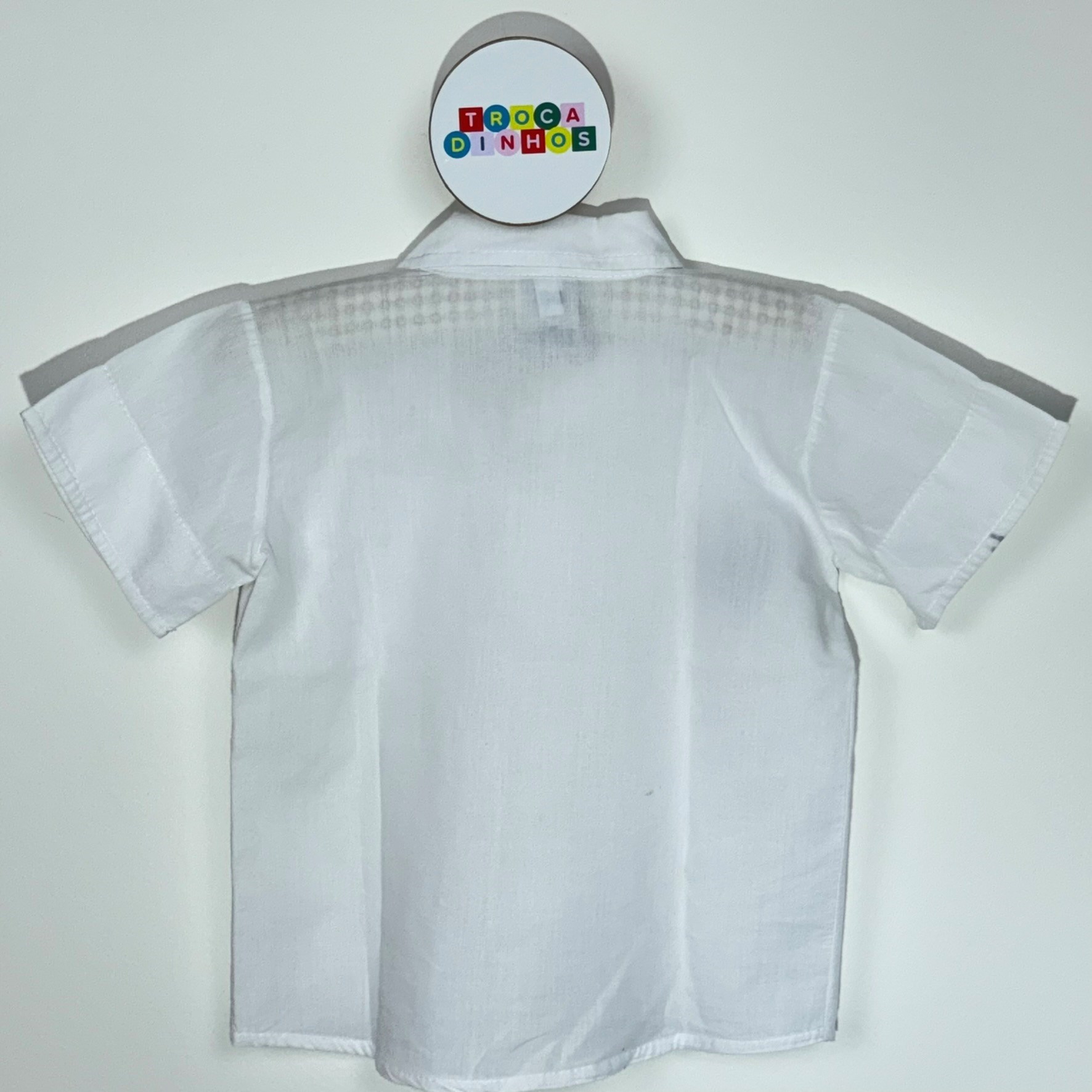 Camisa branca com aplique de ursinho