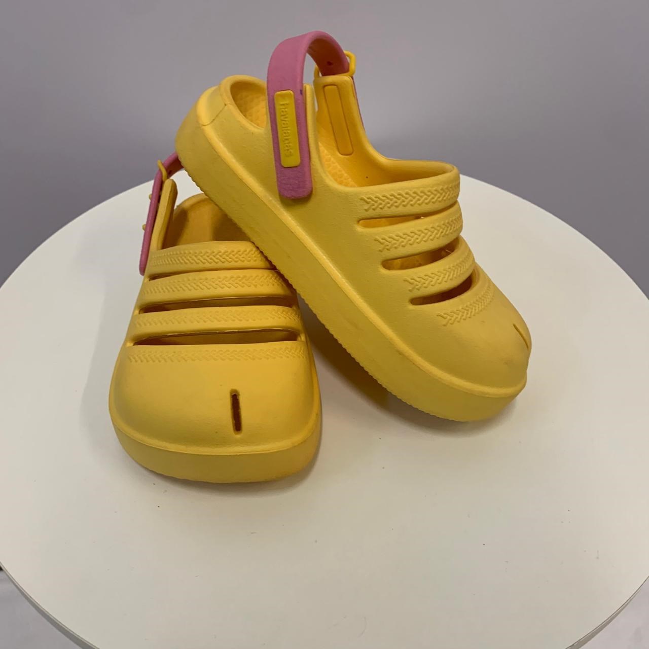 Clog Havaianas Baby - Amarelo com Presilha Rosa