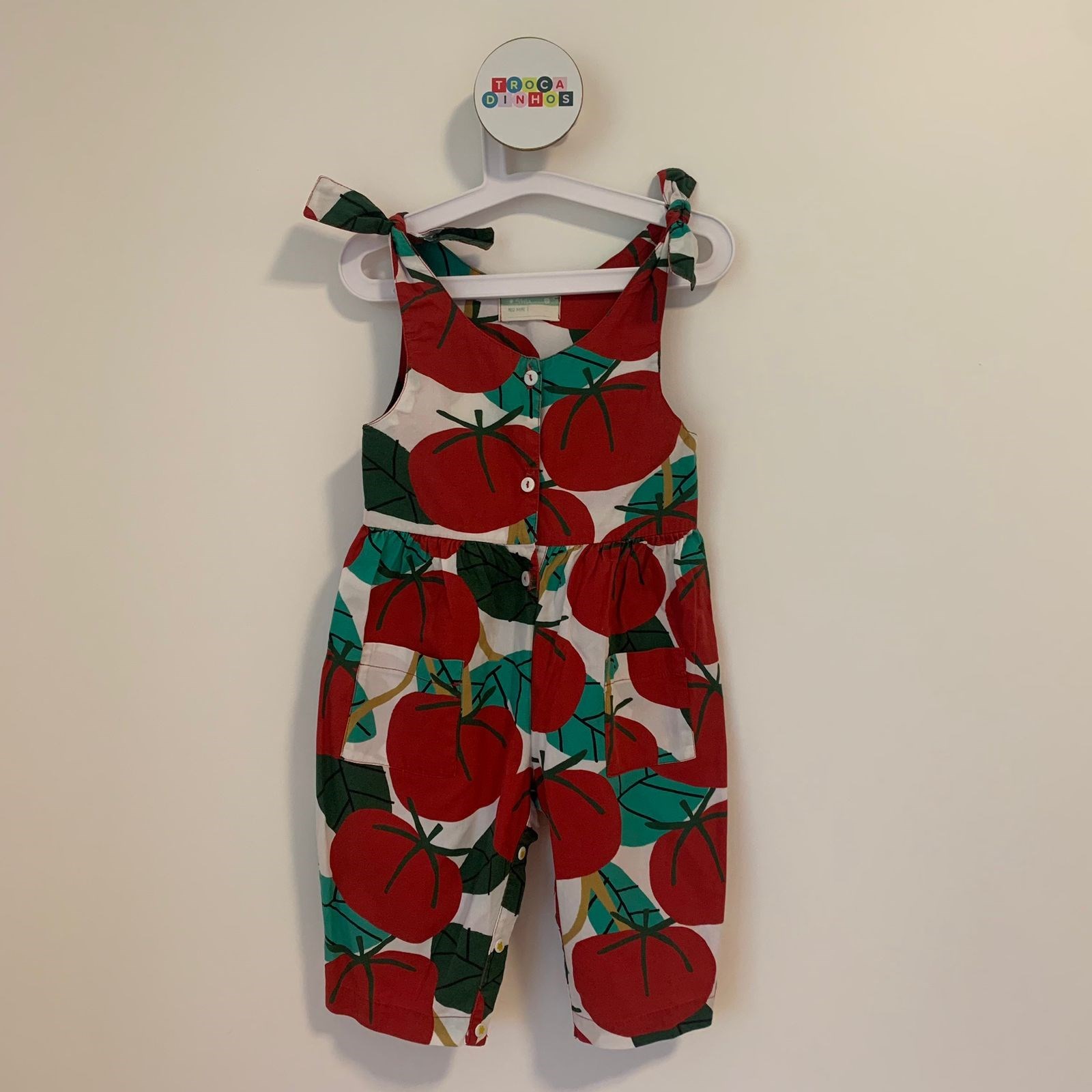 Macacão tomates - Fábula