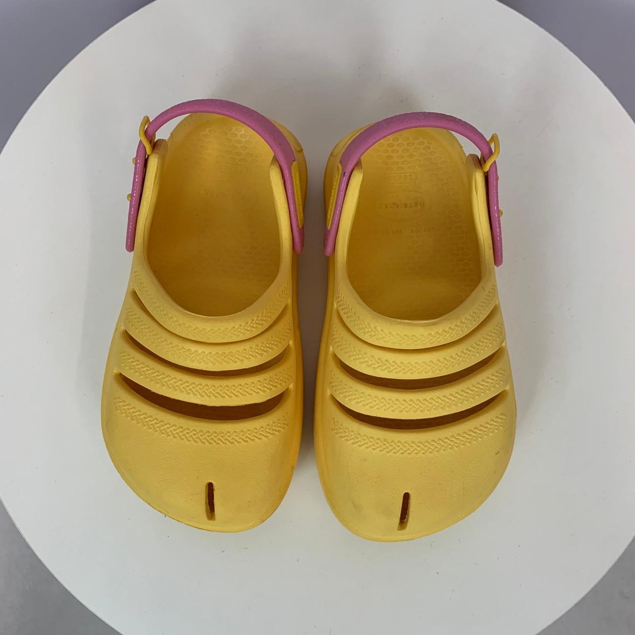 Clog Havaianas Baby - Amarelo com Presilha Rosa