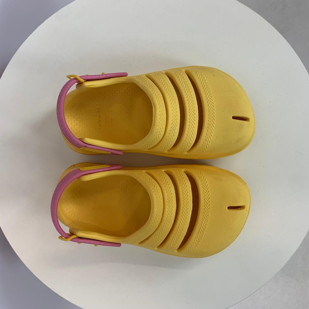 Clog Havaianas Baby - Amarelo com Presilha Rosa