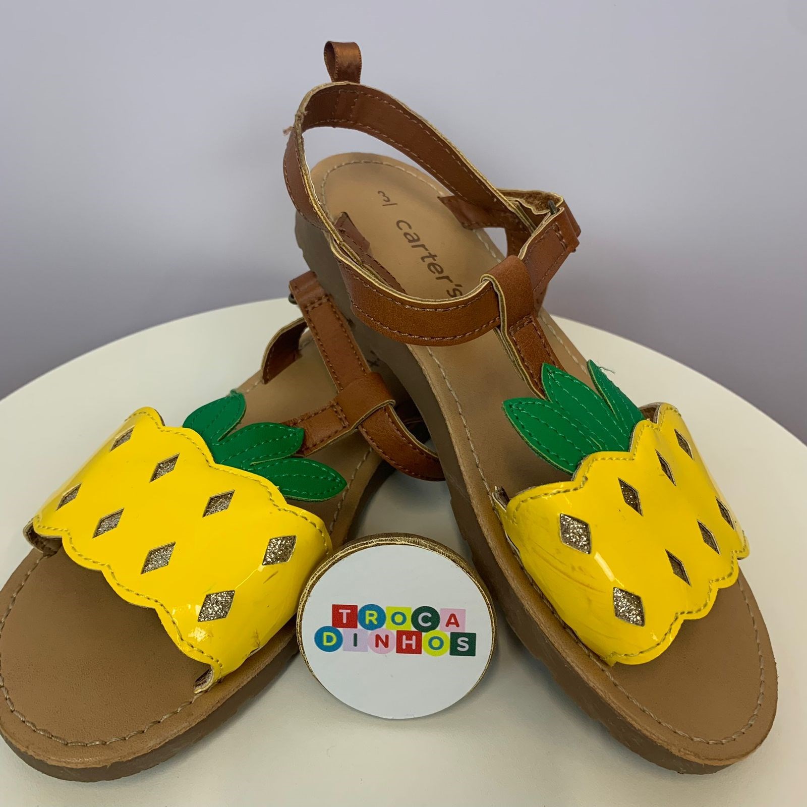 Sandália abacaxi Carter's