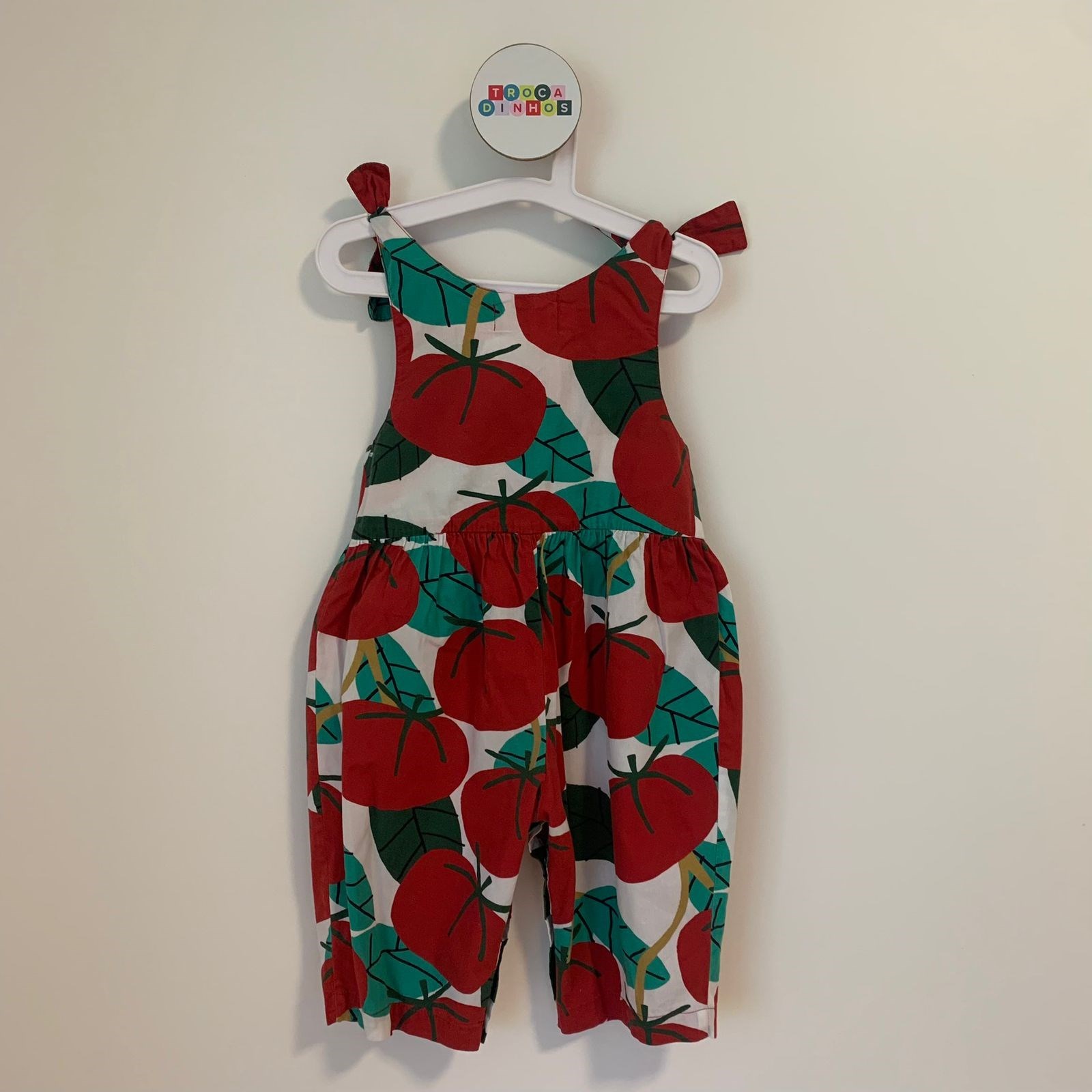 Macacão tomates - Fábula