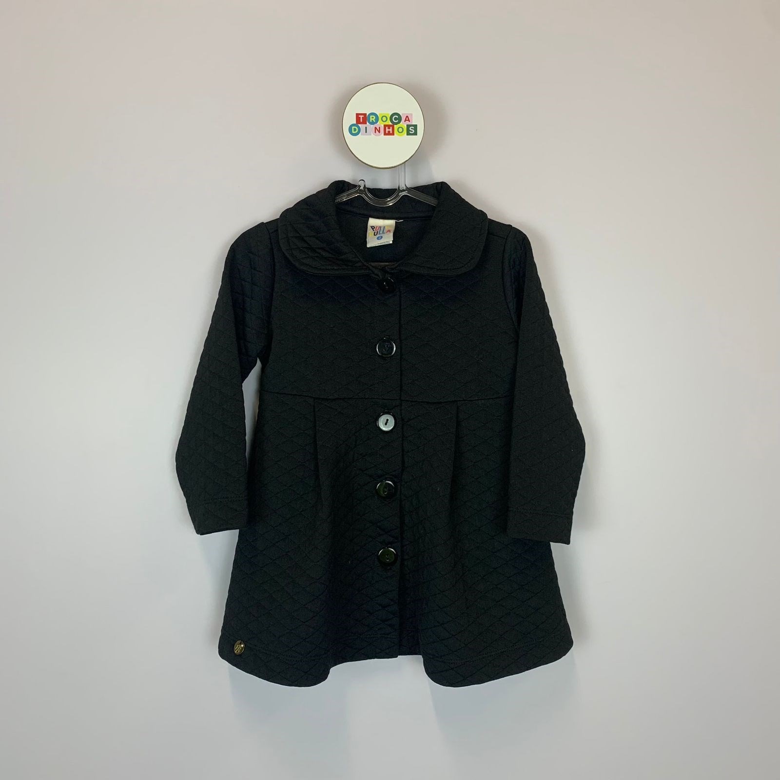 Sobretudo preto matelassê