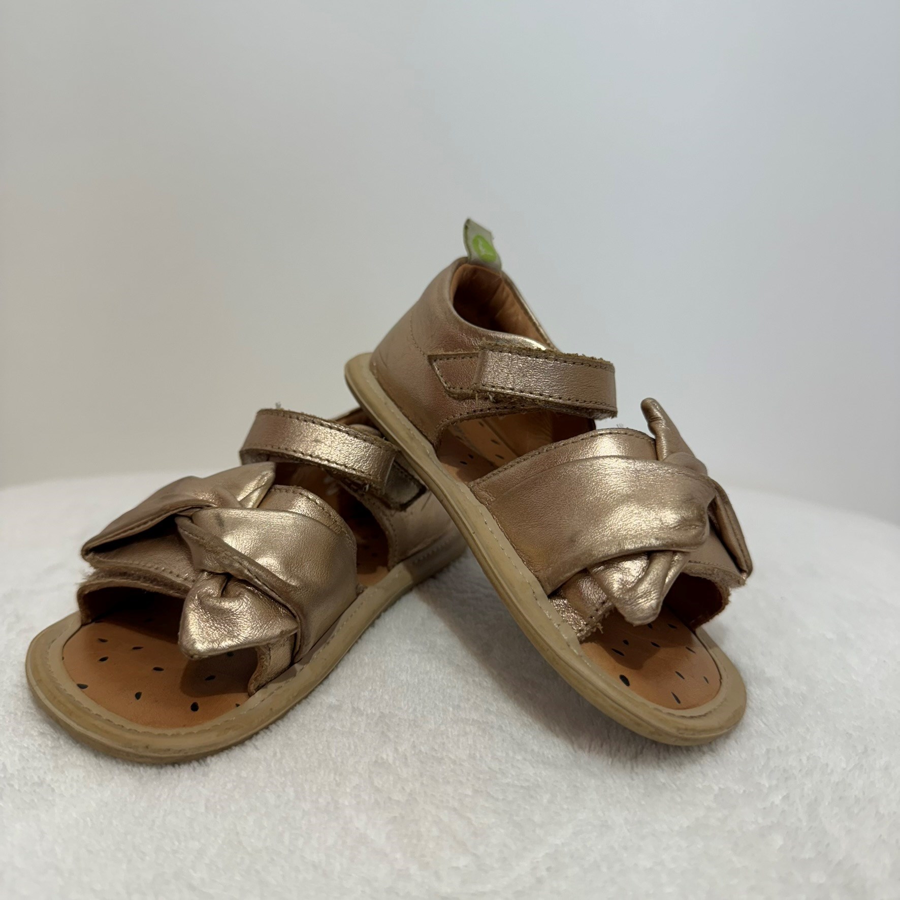 Sandália dourada - Tip Toey Joey